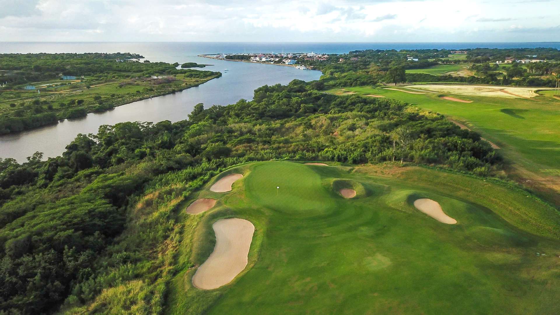 Dye Fore, Casa de Campo