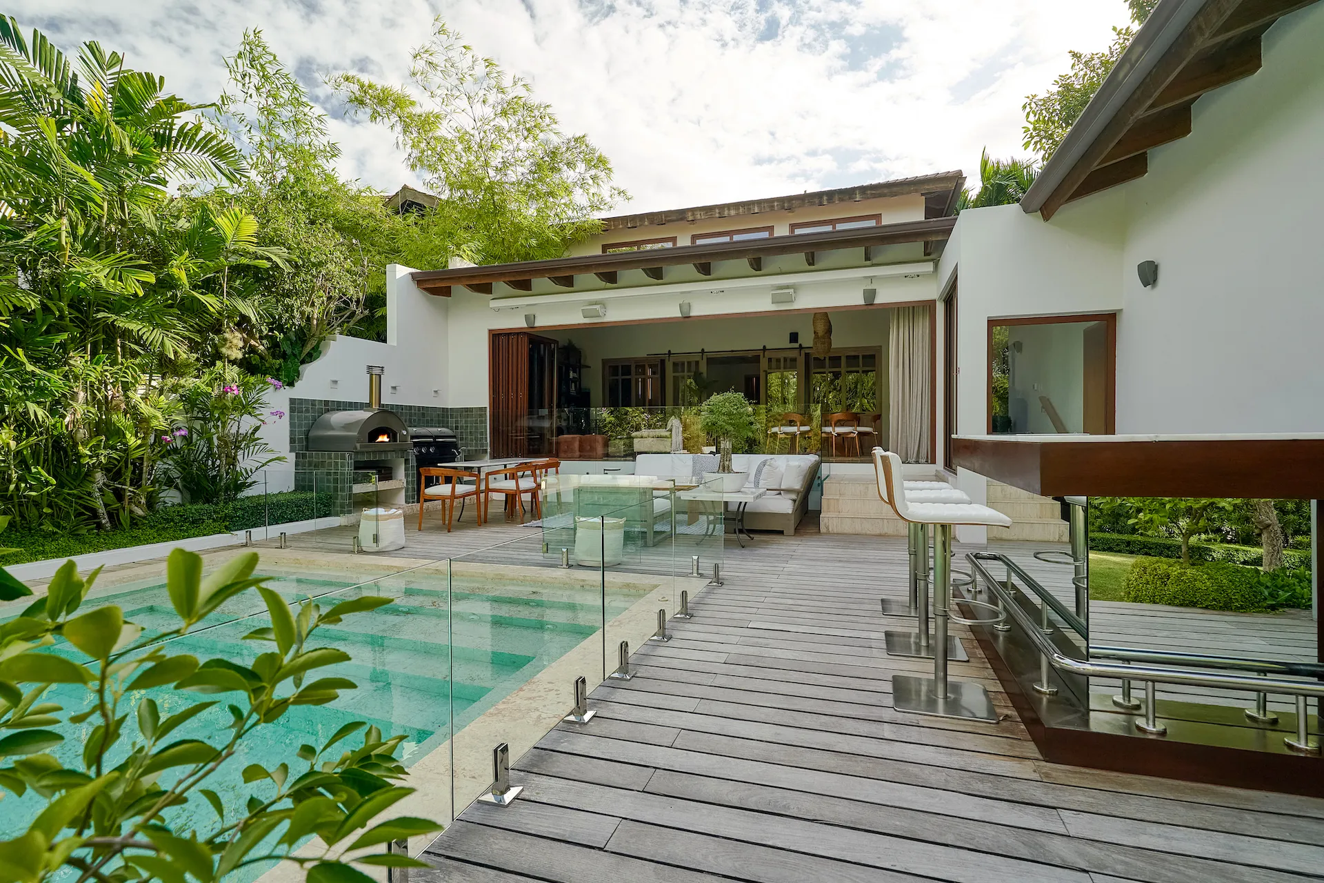 Bahia Chavon villa – cliffside casa de campo rental with river views