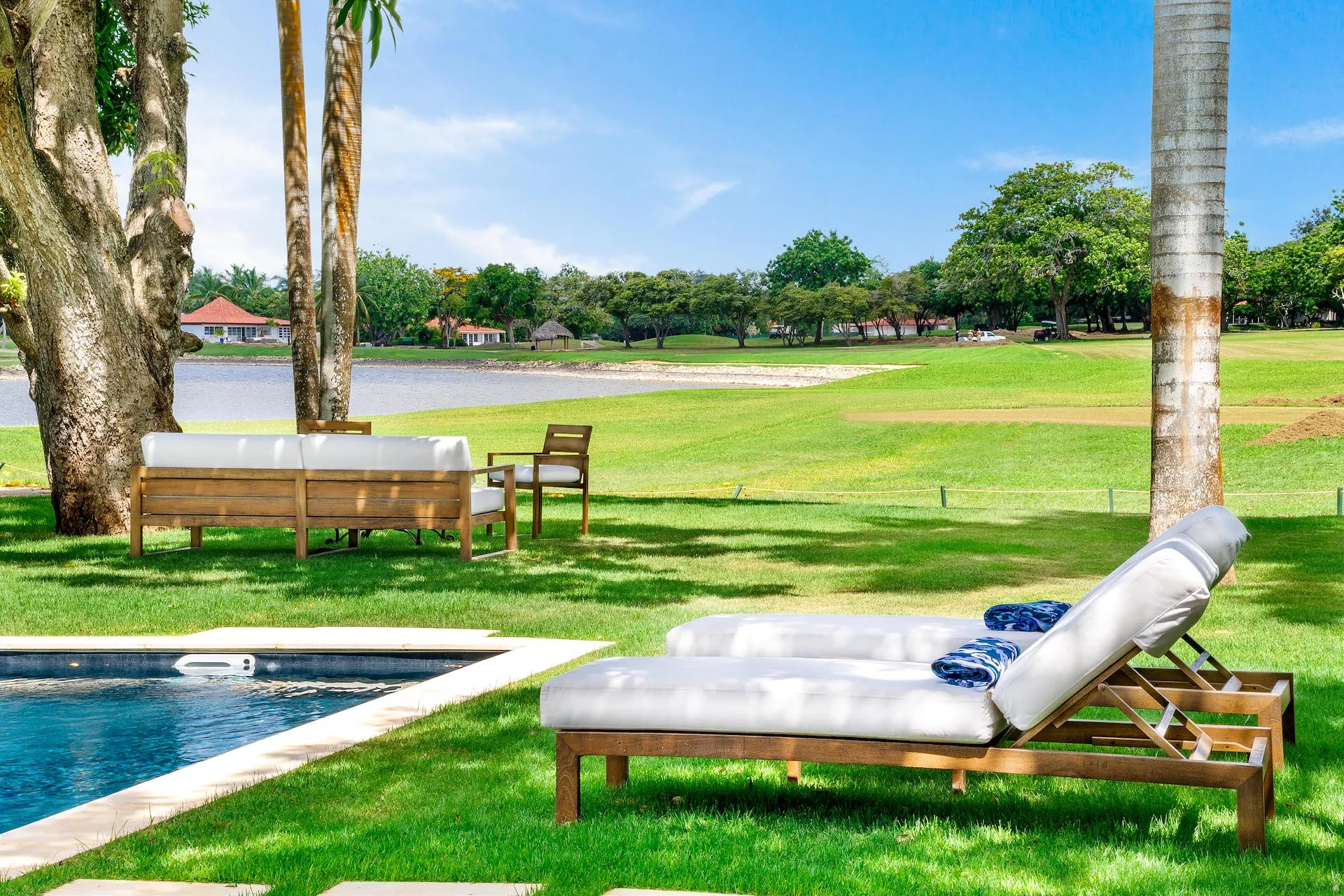 Los Lagos villa – lakefront casa de campo rental with pool