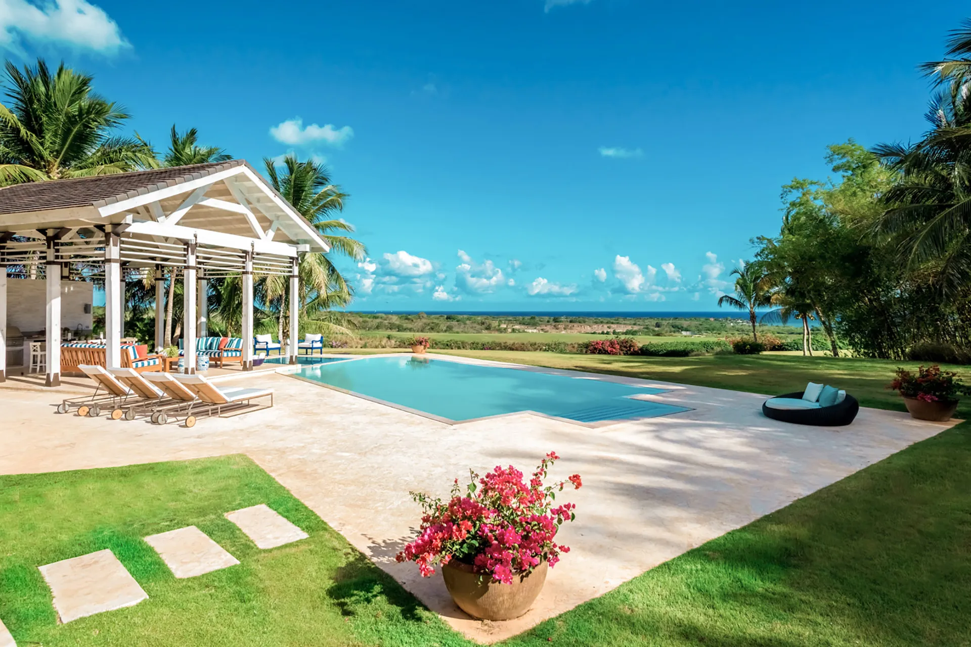 Casa de Campo&reg; villa with infinity pool and pergola — tennis-and-wellness residential pocket