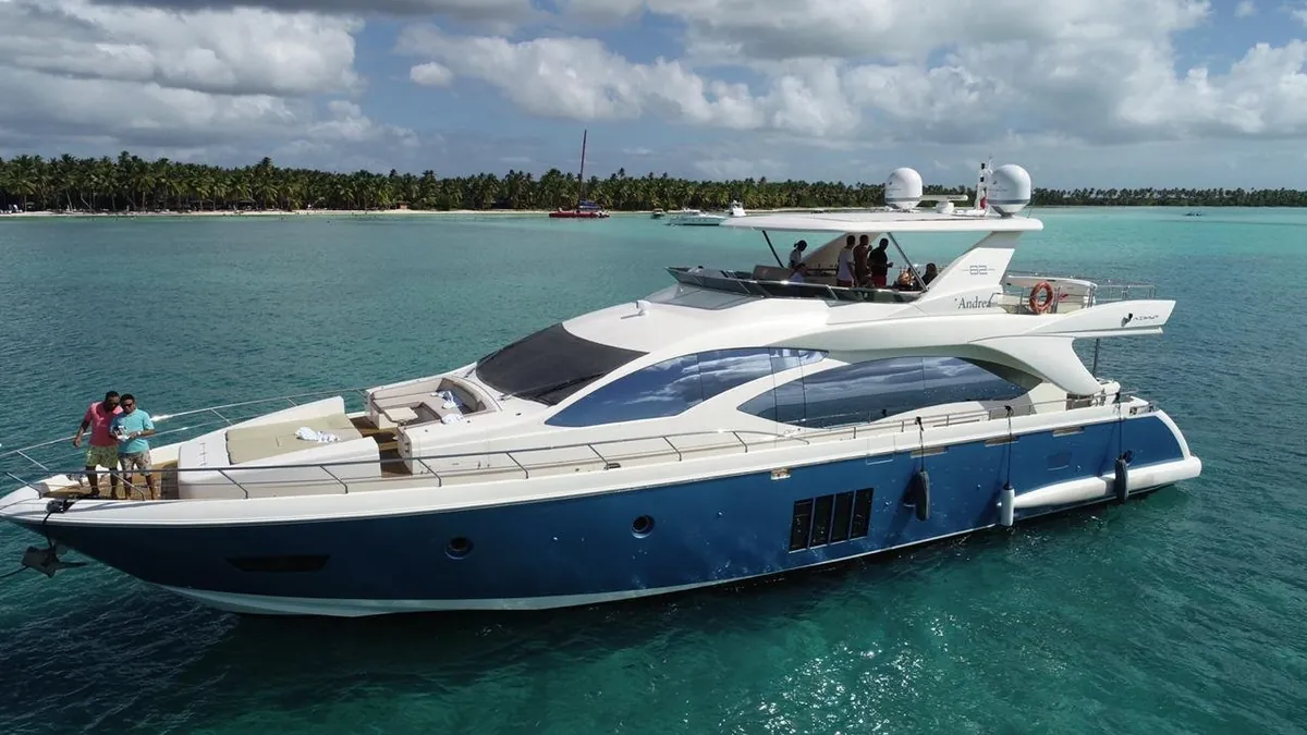 Azimut 86 yacht charter at Casa de Campo® Marina