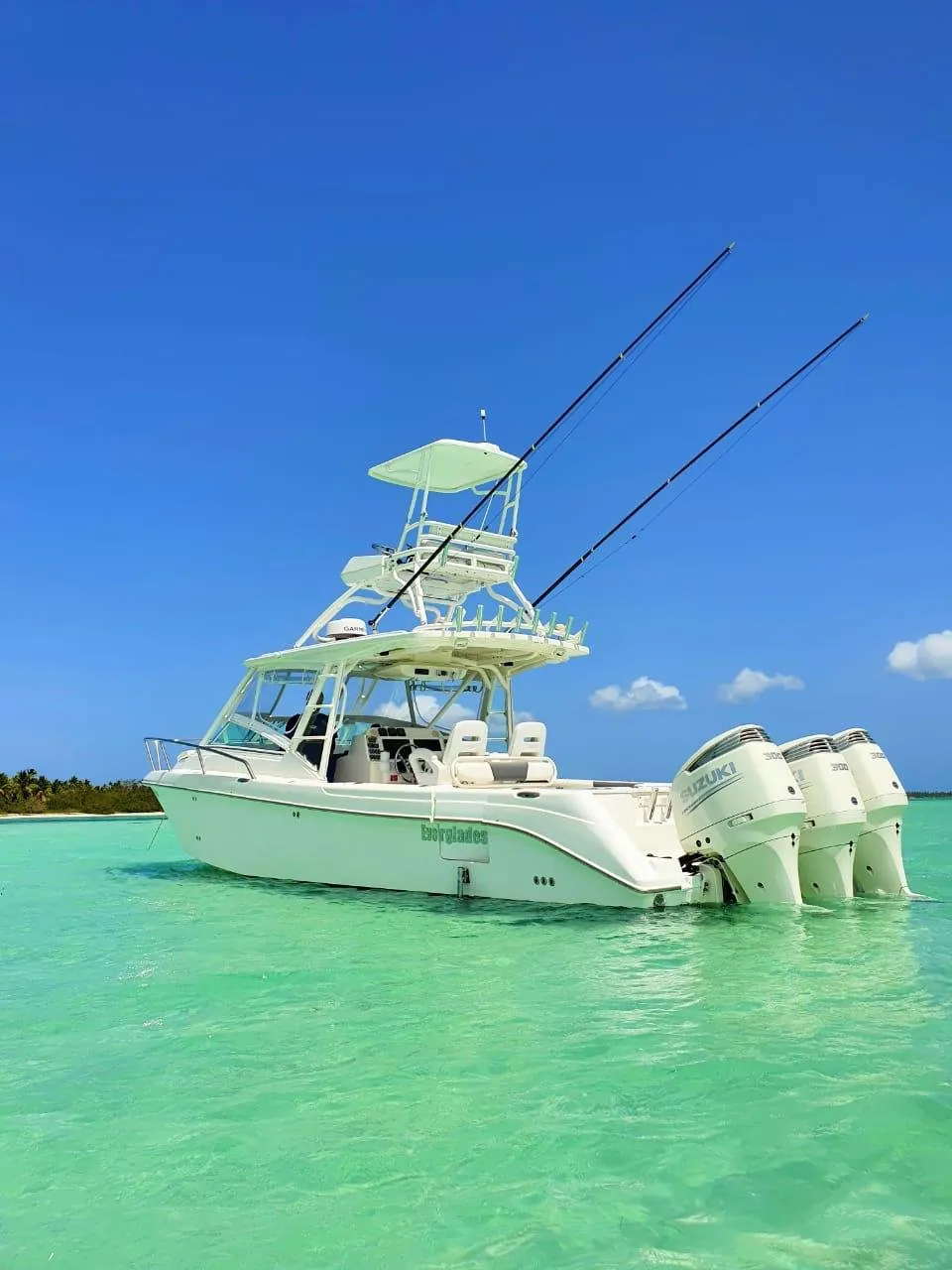 Everglades 35 yacht charter at Casa de Campo® Marina