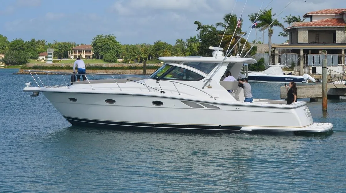 Tiara 38 yacht charter at Casa de Campo® Marina
